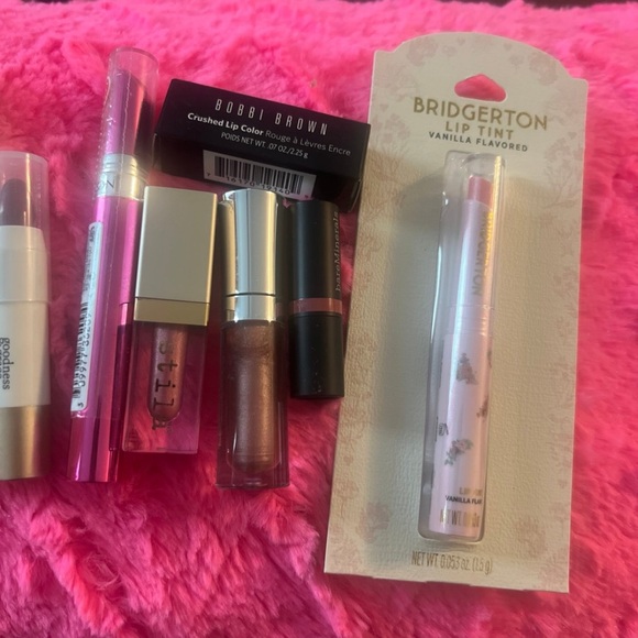 Makeup bundle - Picture 3 of 3
